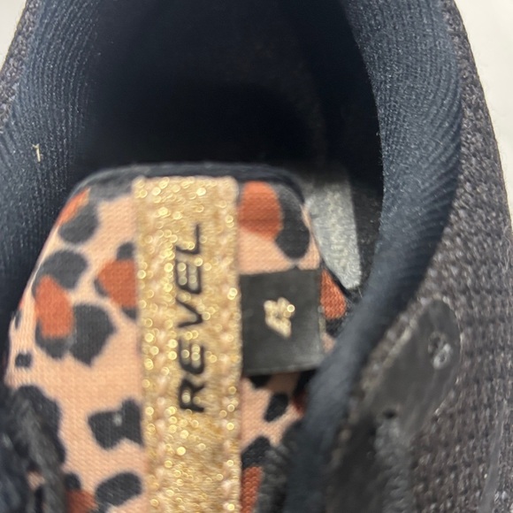 Brooks Women's Black Running Shoe with Leopard-Print Tan Midsole - Picture 11 of 12